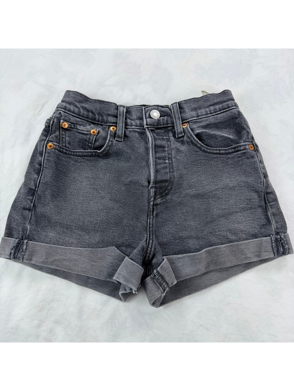 Levi's Women's Denim Shorts Size 25 Black Gray Wash High Rise Cuffed Stretch